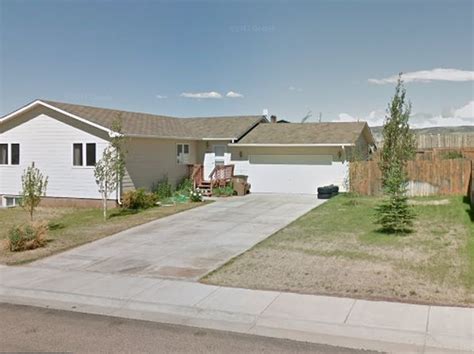 1880 Riverside Dr, Laramie, WY 82070. . Houses for rent in laramie wyoming